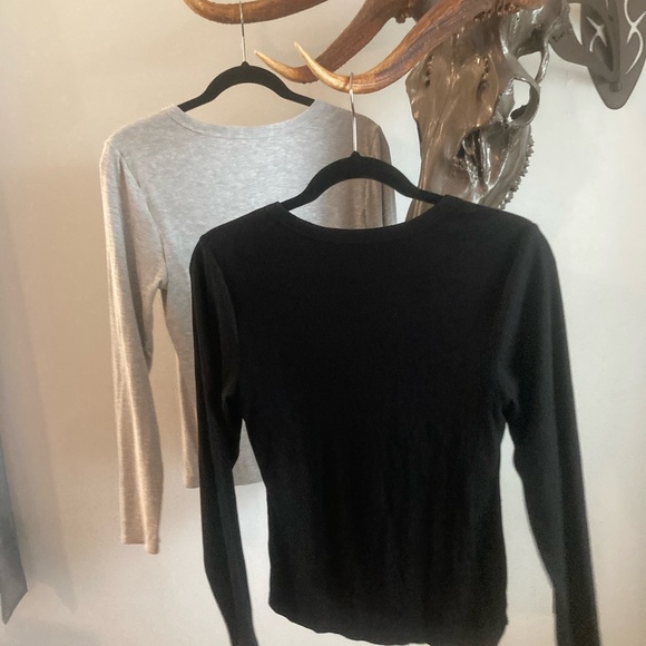 Black and Gray Long Sleeve Women's Tops - Picture 2 of 2